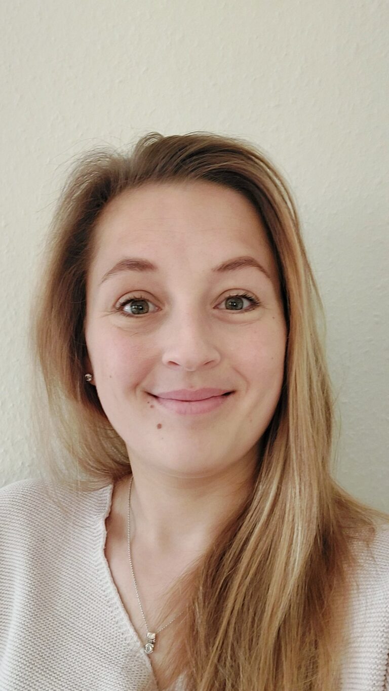 20220407 103503 768x1365